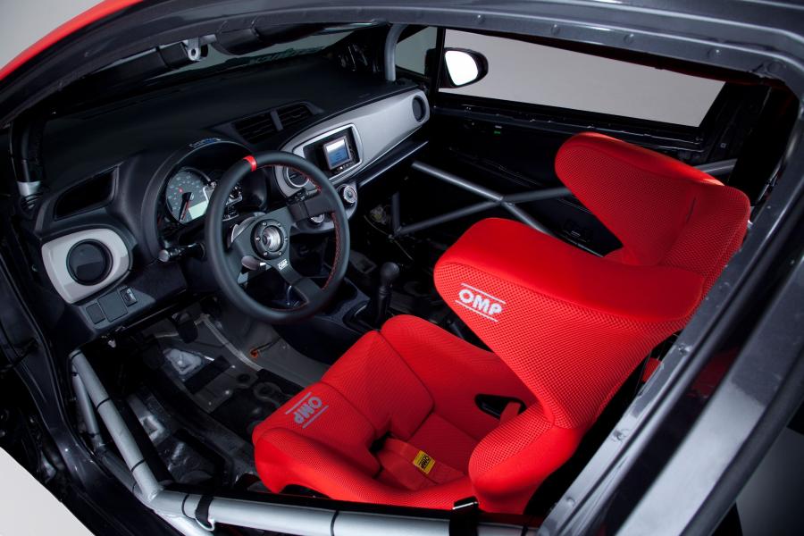  Toyota Yaris B-Spec Club Racer 2011 года  (фото 2 из 5)